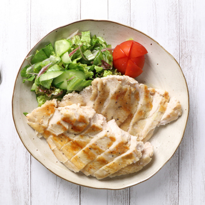 鶏胸肉のタンパク質量は？筋トレにおすすめな食べ方や摂取のコツ